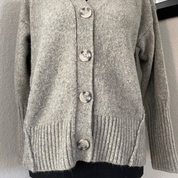 RACHEL ZOE Button Front Raw Hem Cardigan Sweater Gray Medium - Picture 7 of 11